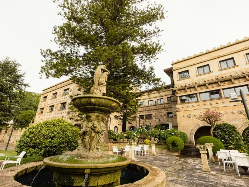 Salón YÖY Los Escudos en Vigo 4